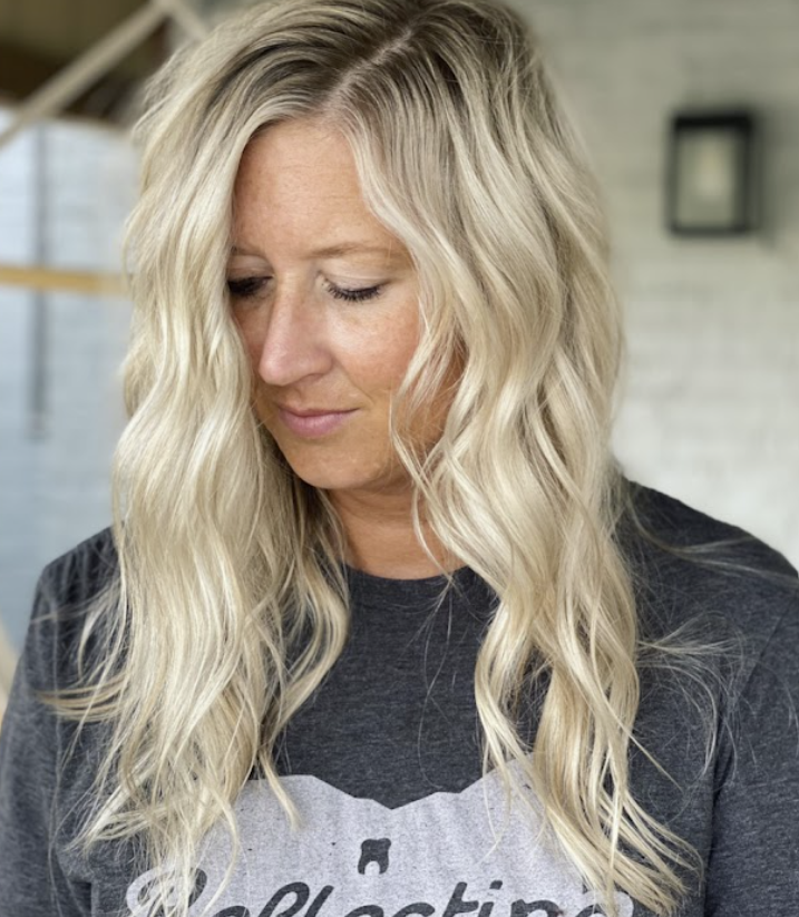 Blonde wavy hair